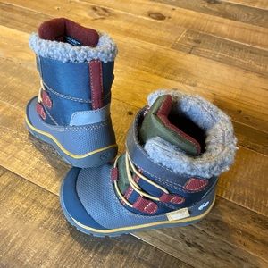 See Kai Run snow boots size 7, like new